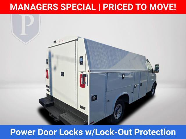 2025 Chevrolet Express Cutaway Work Van