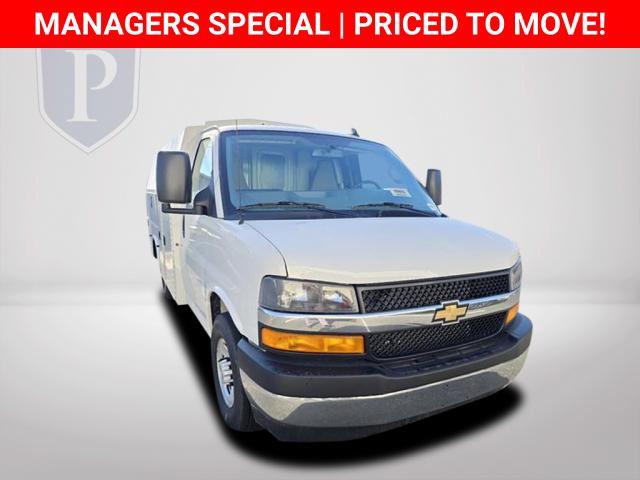 2025 Chevrolet Express Cutaway Work Van