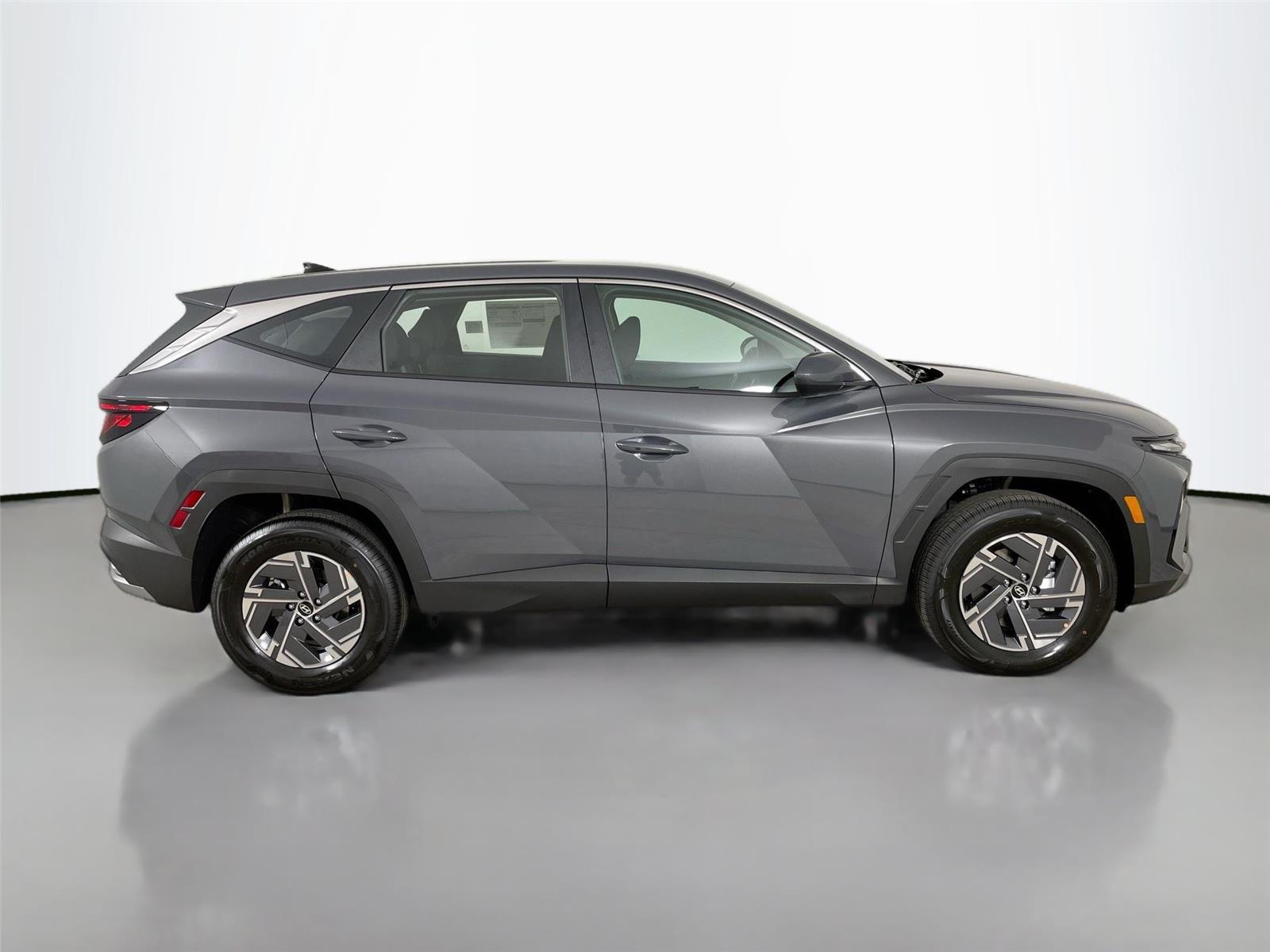 2026 Hyundai Tucson Blue SE - Photo 8