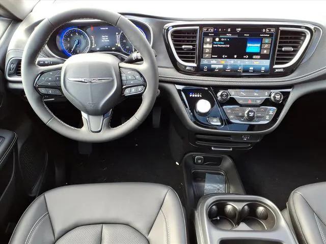 2026 Chrysler Pacifica Select AWD