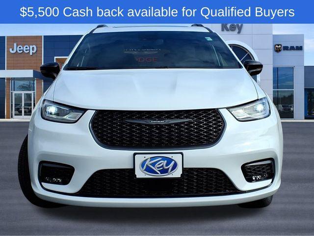 2026 Chrysler Pacifica Select AWD