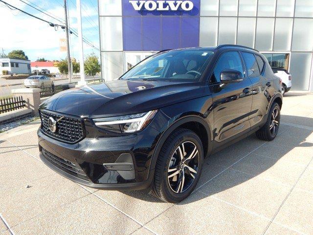 2026 Volvo XC40 Core, B5 AWD Gas (mild hybrid), Dark for sale in Overland Park, KS
