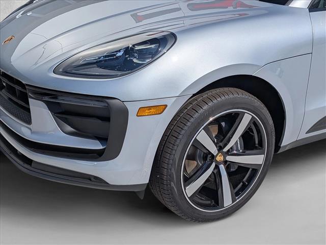 2026 Porsche Macan AWD