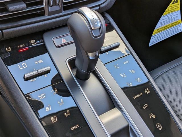 2026 Porsche Macan AWD