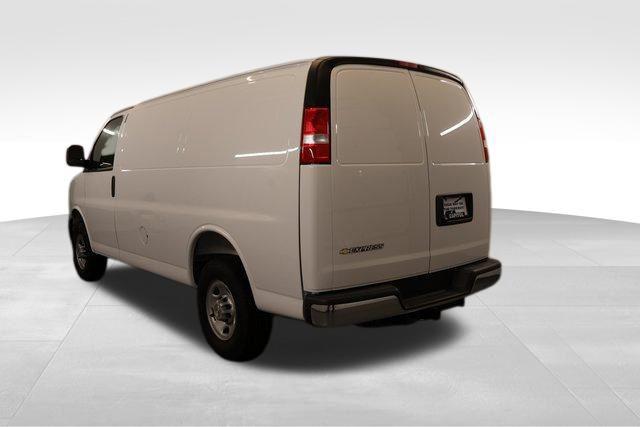 2025 Chevrolet Express Cargo Van RWD 2500 Regular Wheelbase WT