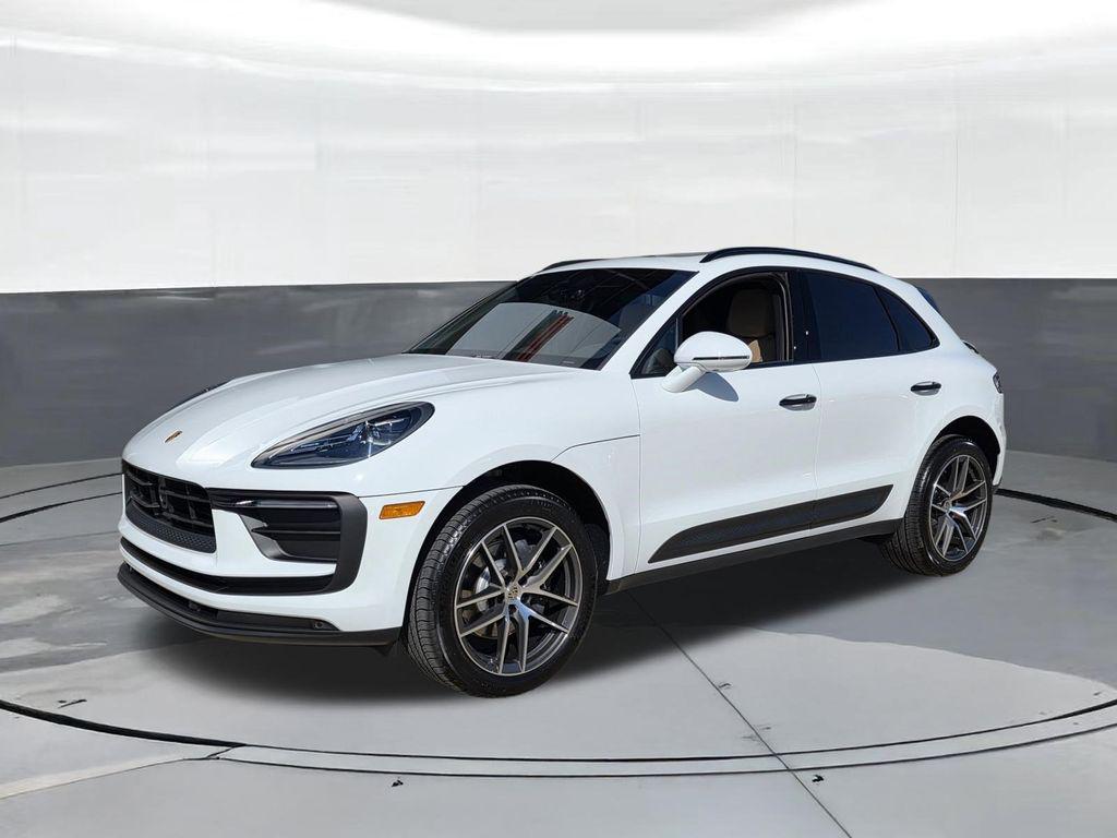 2026 Porsche Macan Base