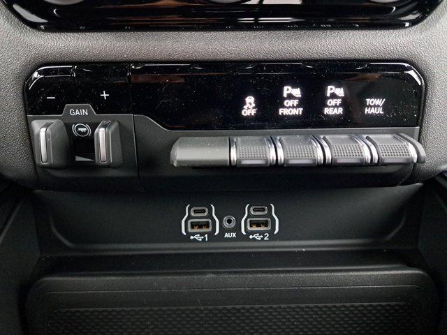 2025 Ram 1500 Big Horn Crew Cab 4x4 64 Box