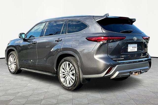 2022 Toyota Highlander Platinum