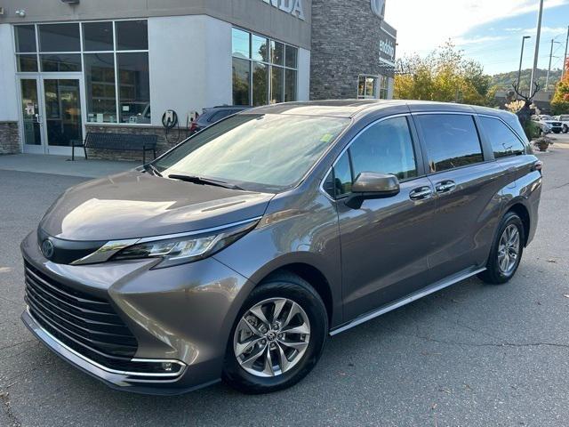 2022 Toyota Sienna XLE