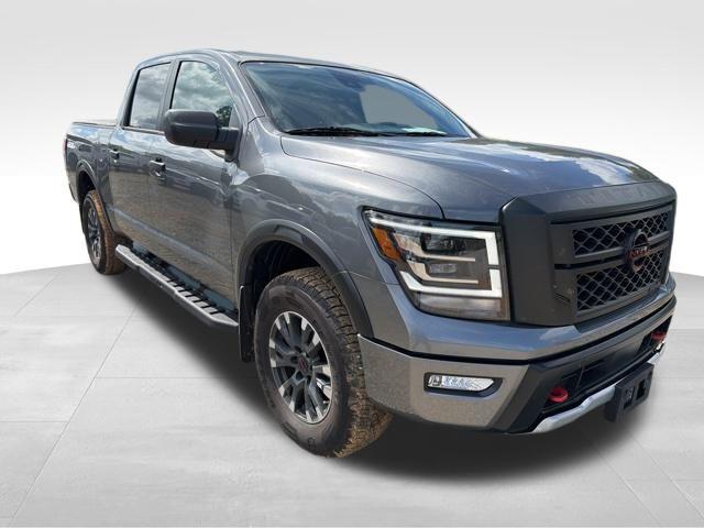 2023 Nissan TITAN Crew Cab PRO-4X 4x4