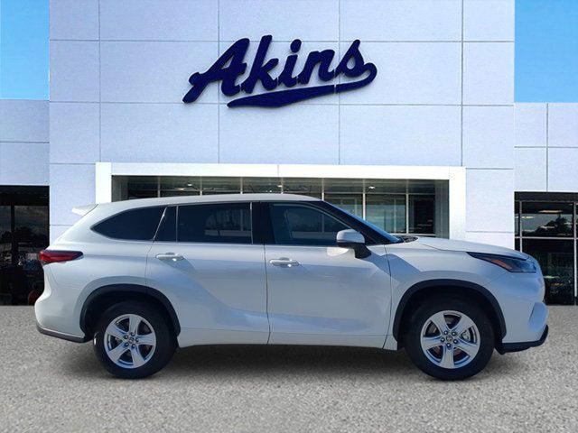 2022 Toyota Highlander L