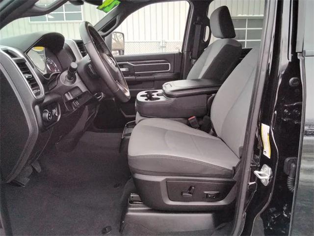 2024 RAM 2500 Big Horn Crew Cab 4x4 64 Box 2024 RAM 2500 Big Horn Crew Cab 4x4 64 Box