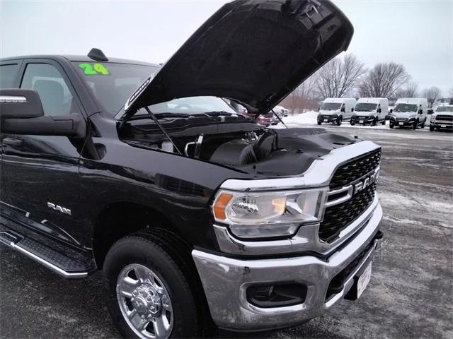 2024 RAM 2500 Big Horn Crew Cab 4x4 64 Box 2024 RAM 2500 Big Horn Crew Cab 4x4 64 Box
