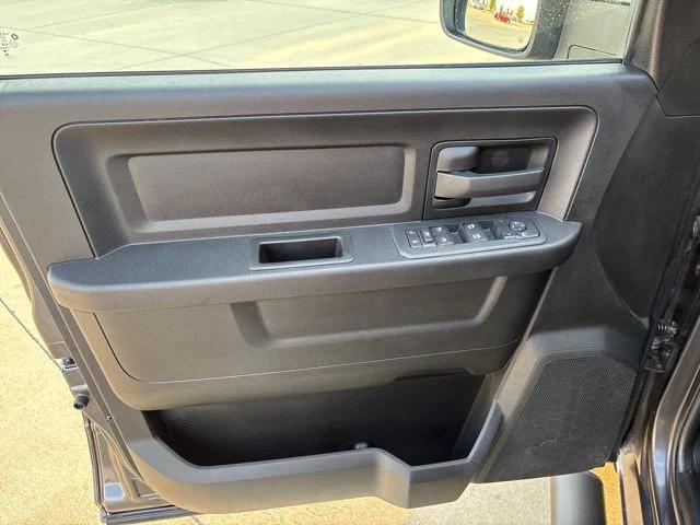 2025 RAM 3500 Tradesman Crew Cab 4x4 8 Box