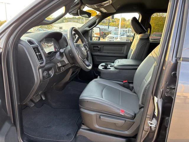 2025 RAM 3500 Tradesman Crew Cab 4x4 8 Box