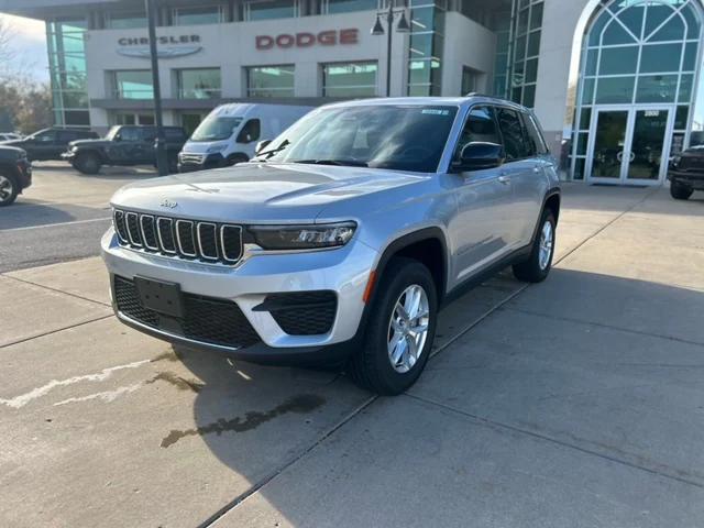 2025 Jeep Grand Cherokee Laredo X 4x4