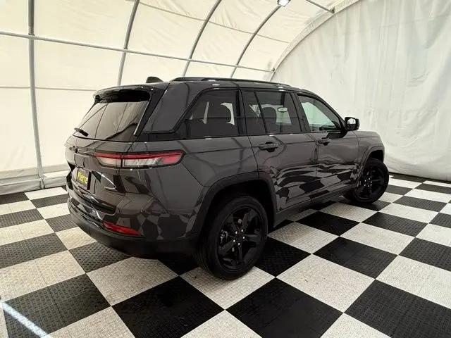 2023 Jeep Grand Cherokee Altitude 4x4