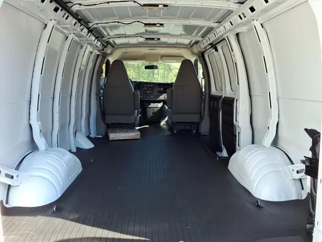 2025 GMC Savana Cargo RWD 2500 Regular Wheelbase Work Van