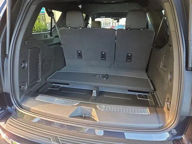 2026 Chevrolet Suburban Premier, RWD