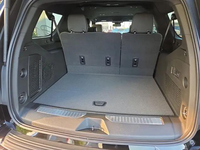 2026 Chevrolet Suburban Premier, RWD