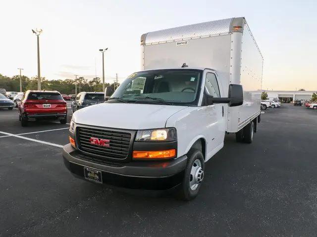 2025 GMC Savana Cutaway Work Van