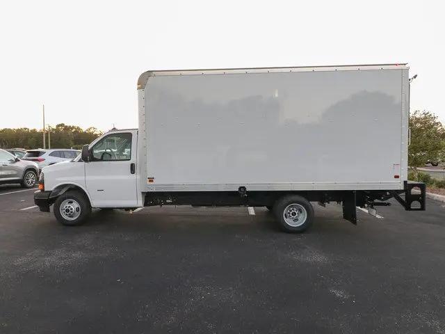 2025 GMC Savana Cutaway Work Van