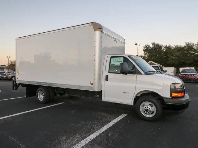 2025 GMC Savana Cutaway Work Van