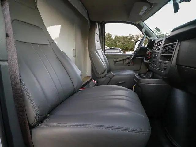 2025 GMC Savana Cutaway Work Van