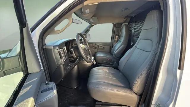 2025 Chevrolet Express Cargo Van RWD 2500 Regular Wheelbase WT