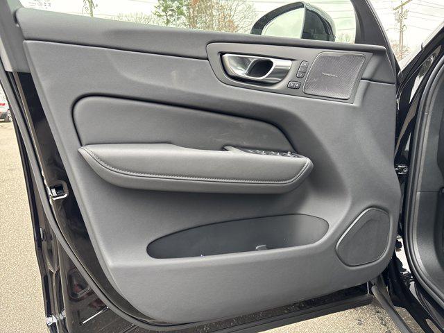 2026 Volvo XC60 B5 Ultra Black Edition