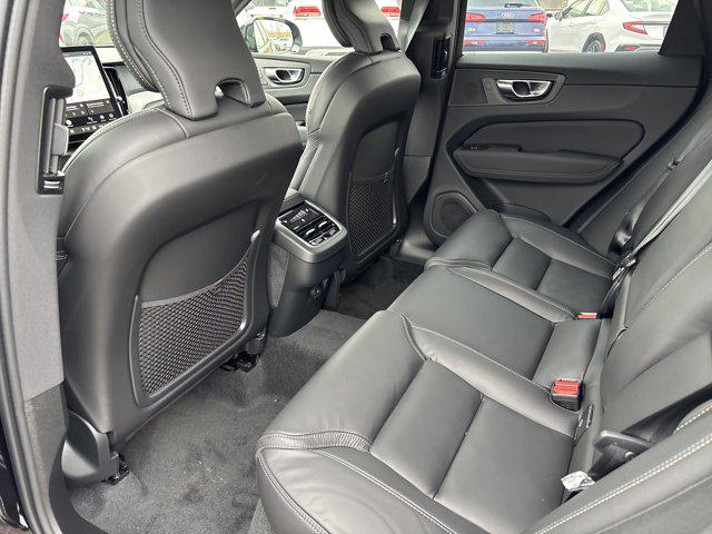 2026 Volvo XC60 B5 Ultra Black Edition