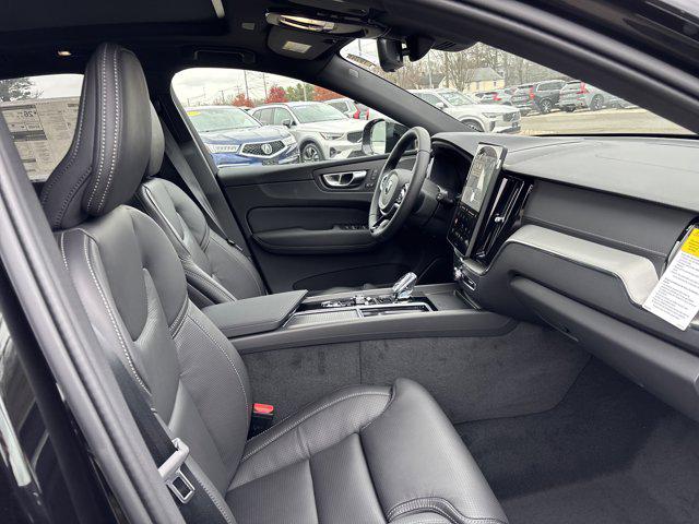 2026 Volvo XC60 B5 Ultra Black Edition