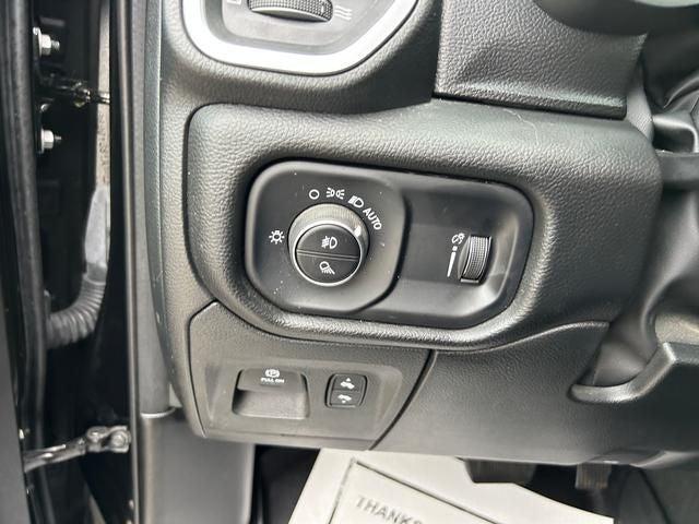 2022 Ram 1500 Big Horn Crew Cab 4x4 5'7" Box