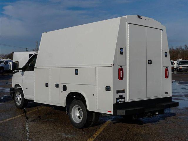 2025 Chevrolet Express Cutaway Work Van