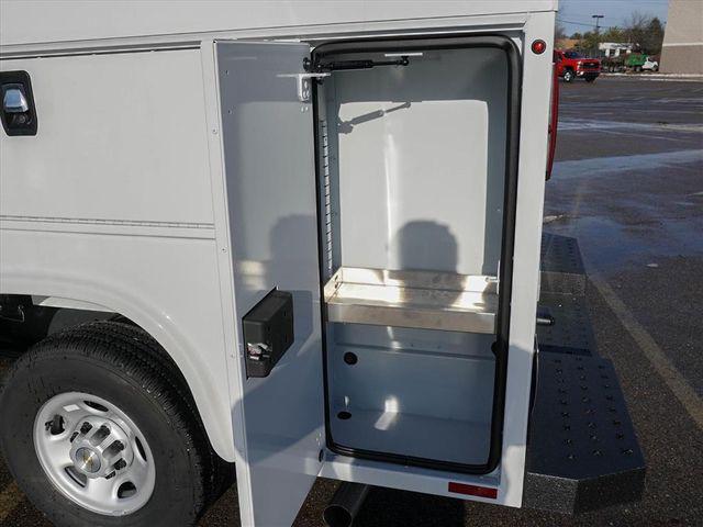 2025 Chevrolet Express Cutaway Work Van