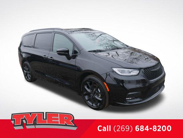 2025 Chrysler Pacifica Limited for sale in Niles, MI