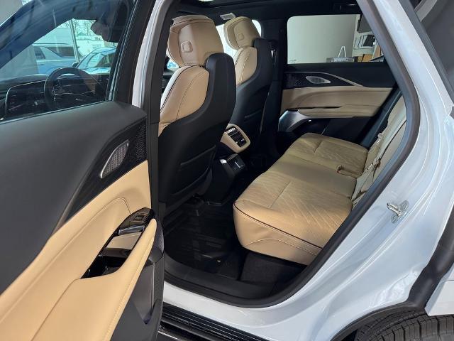 2026 Cadillac iQ V-Series w/1SM