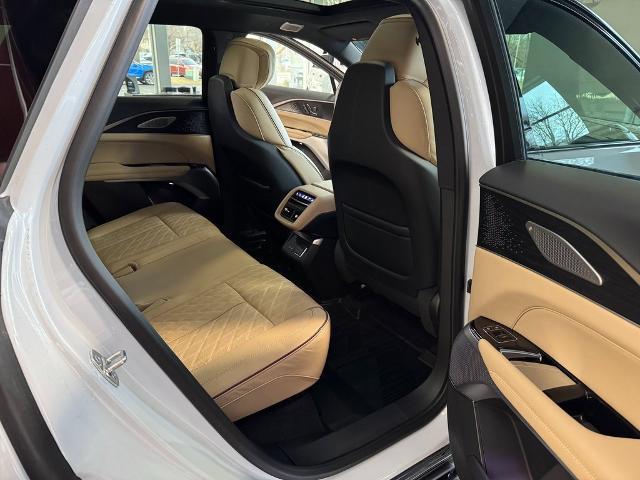 2026 Cadillac iQ V-Series w/1SM