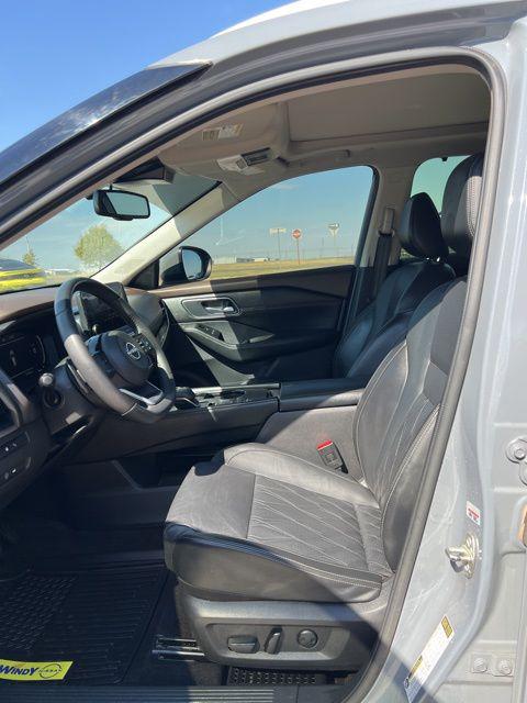 2023 Nissan Rogue Platinum FWD