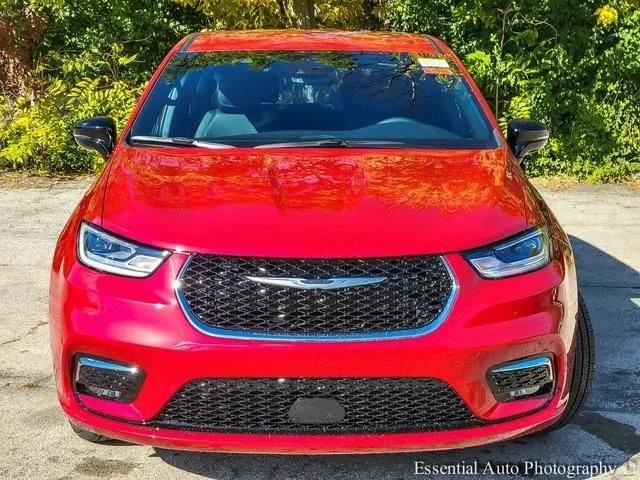 2026 Chrysler Pacifica Select AWD