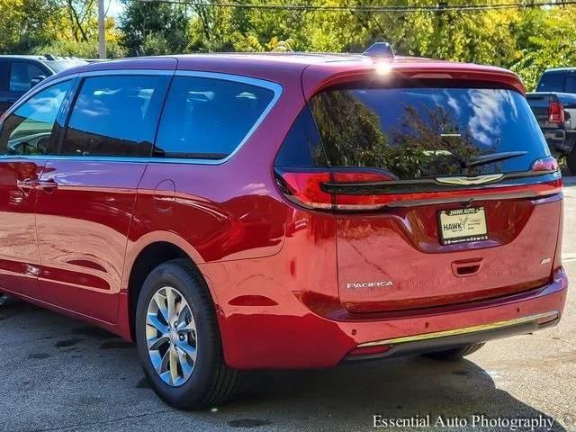 2026 Chrysler Pacifica Select AWD