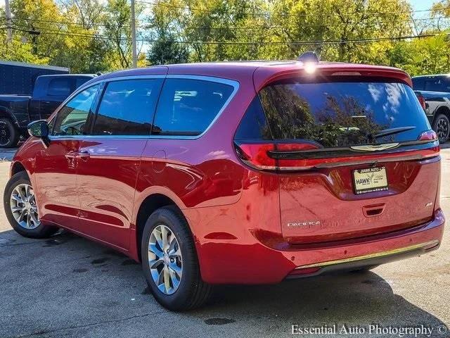 2026 Chrysler Pacifica Select AWD