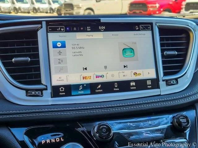 2026 Chrysler Pacifica Select AWD