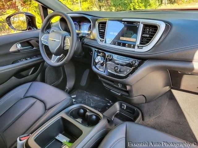 2026 Chrysler Pacifica Select AWD