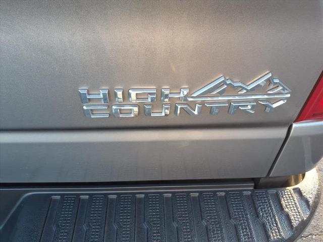 2022 Chevrolet Silverado 1500 4WD Crew Cab Short Bed High Country