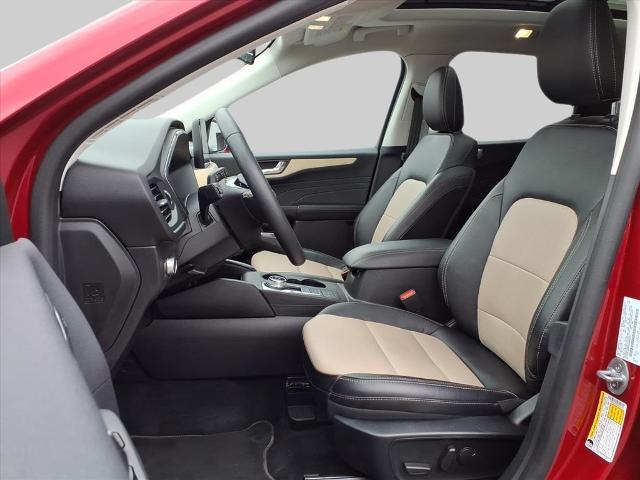 2022 Ford Escape Titanium Hybrid