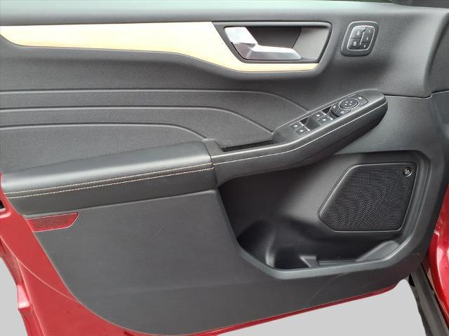 2022 Ford Escape Titanium Hybrid