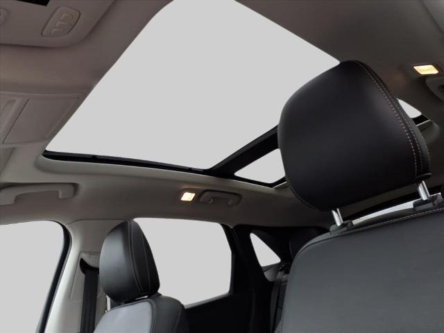 2022 Ford Escape Titanium Hybrid