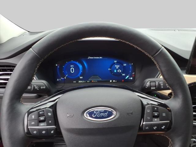 2022 Ford Escape Titanium Hybrid