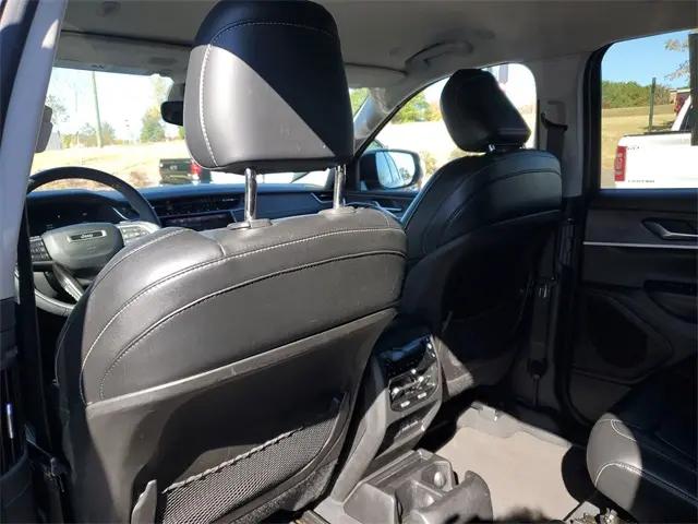 2023 Jeep Grand Cherokee L Limited 4x2